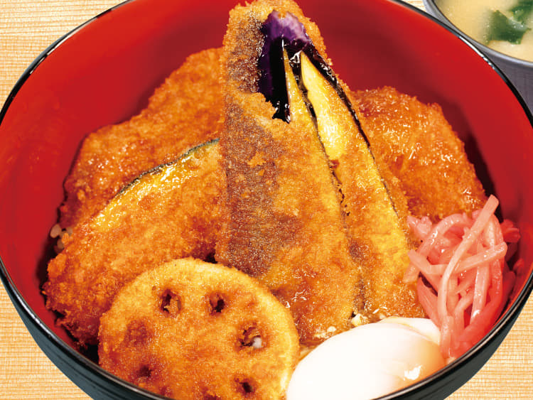 ロースと野菜の合い盛りタレかつ丼+トッピング半熟玉子