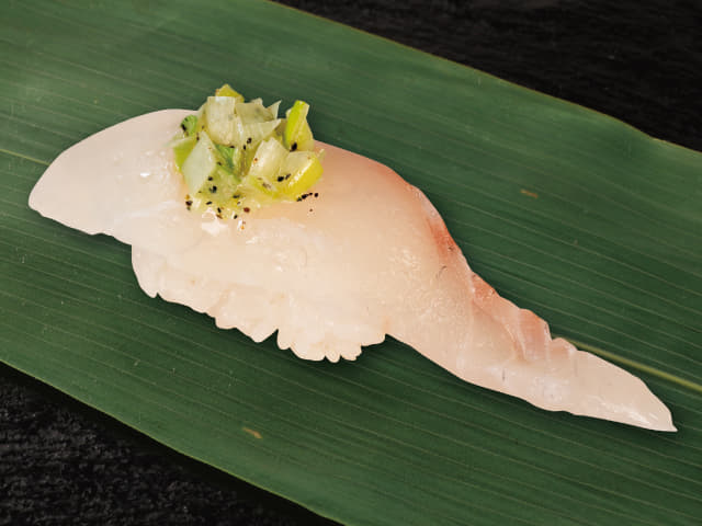 ねぎ塩活〆真鯛(1貫)