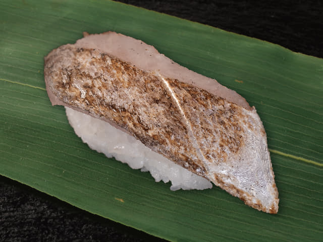 太刀魚炙り岩塩(1貫)