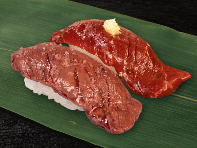 クジラ肉の相盛り食べ比べ
